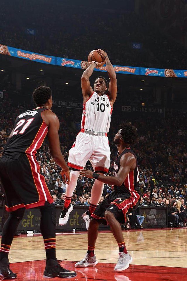 为什么每次对比詹姆斯和科比影响力的时候 总会看到一句：美国队6号传给科比