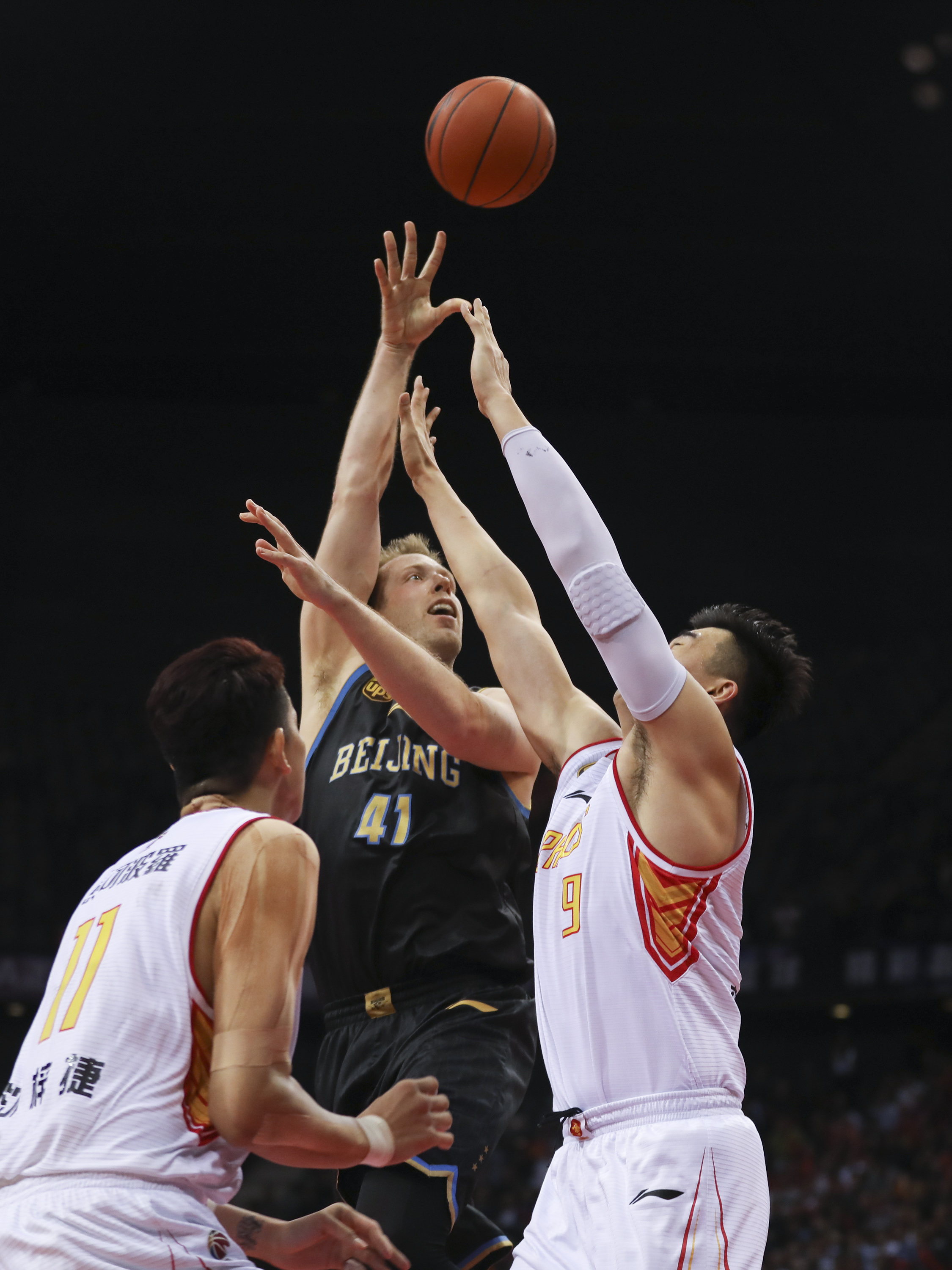 但比赛会围 但比赛会围